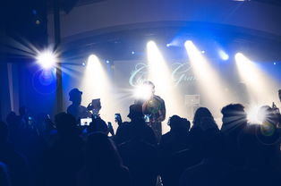 乐鱼电竞在线平台登录入口-C罗与粉丝互动现场热情高涨，c罗与队友